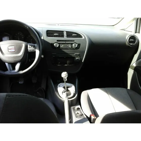 SEAT LEON (1P1) '2010 REFERENCE BLANCO
