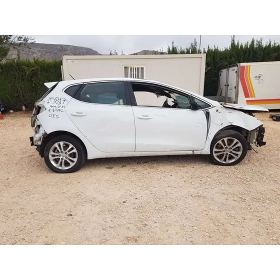 KIA CEE'D '2014 DRIVE BLANCO
