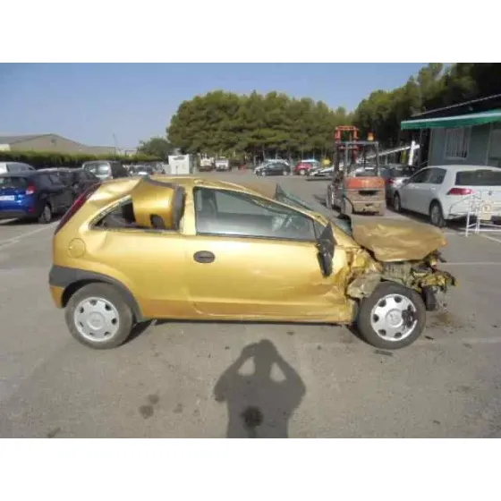 OPEL CORSA C '2002 CLUB DORADO
