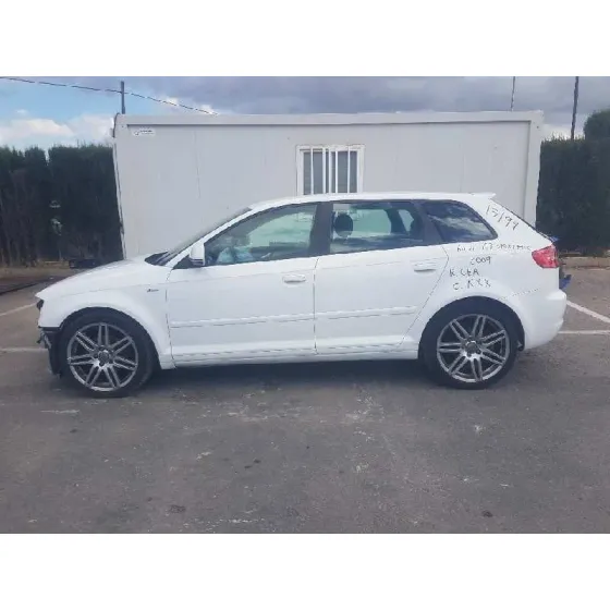 AUDI A3 SPORTBACK (8P) '2009 2.0 TDI AMBIENTE BLANCO