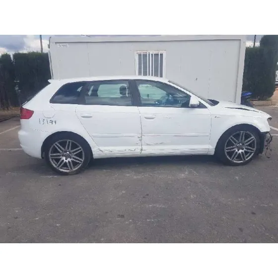AUDI A3 SPORTBACK (8P) '2009 2.0 TDI AMBIENTE BLANCO