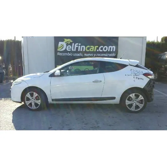 RENAULT MEGANE III COUPE '2009 DYNAMIQUE BLANCO