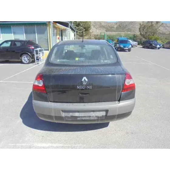 RENAULT MEGANE II CLASSIC BERLINA '2005 CONFORT DYNAMIQUE NEGRO