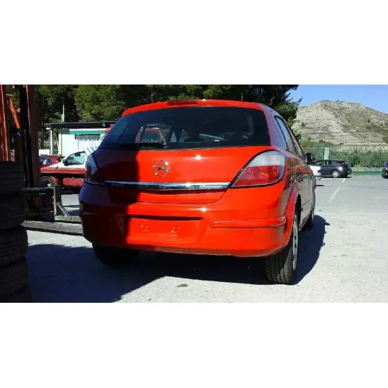 OPEL ASTRA H BERLINA '2005 ENJOY ROJO
