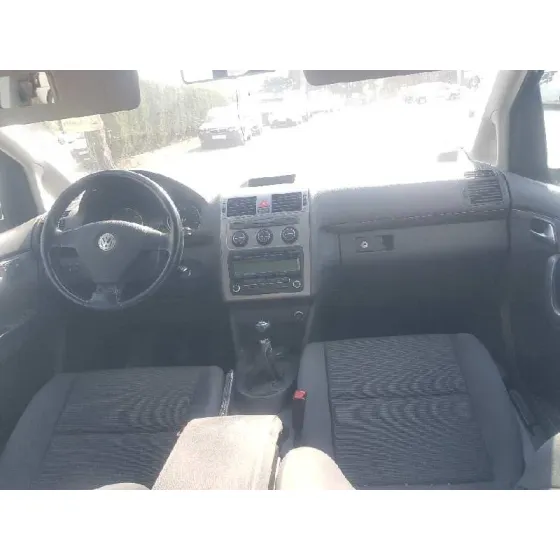 VOLKSWAGEN TOURAN (1T2) '2010 TRAVELLER BLUEMOTION NEGRO