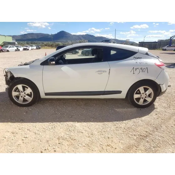 RENAULT MEGANE III COUPE '2011 COLOR EDITION BLANCO