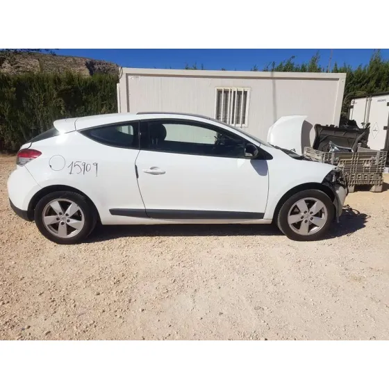 RENAULT MEGANE III COUPE '2011 COLOR EDITION BLANCO
