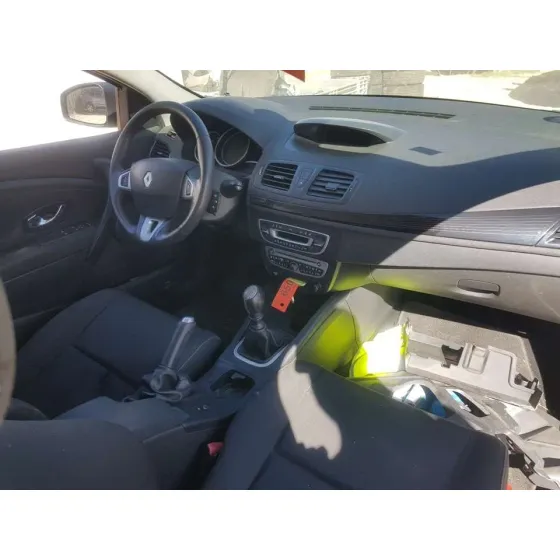RENAULT MEGANE III COUPE '2011 COLOR EDITION BLANCO