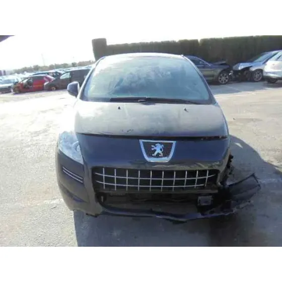PEUGEOT 3008 '2015 ACCESS GRIS OSCURO