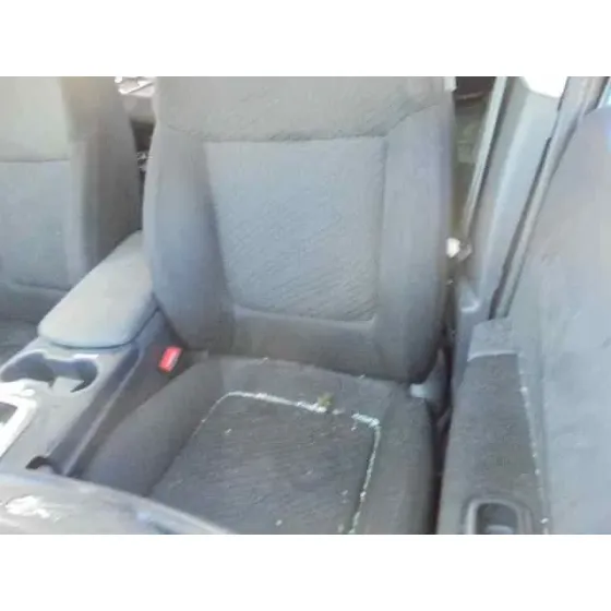 PEUGEOT 3008 '2015 ACCESS GRIS OSCURO