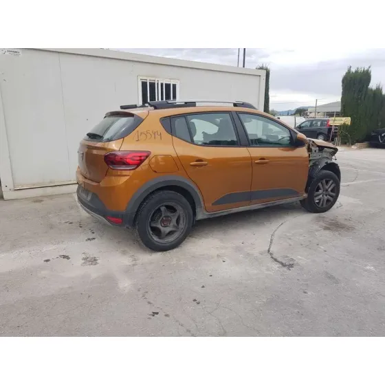 DACIA SANDERO '2022 STEPWAY DORADO OSCURO