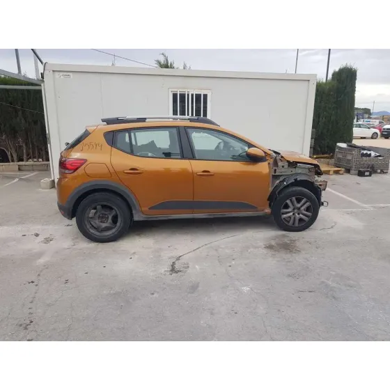 DACIA SANDERO '2022 STEPWAY DORADO OSCURO
