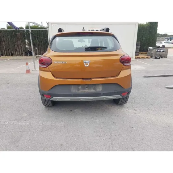 DACIA SANDERO '2022 STEPWAY DORADO OSCURO