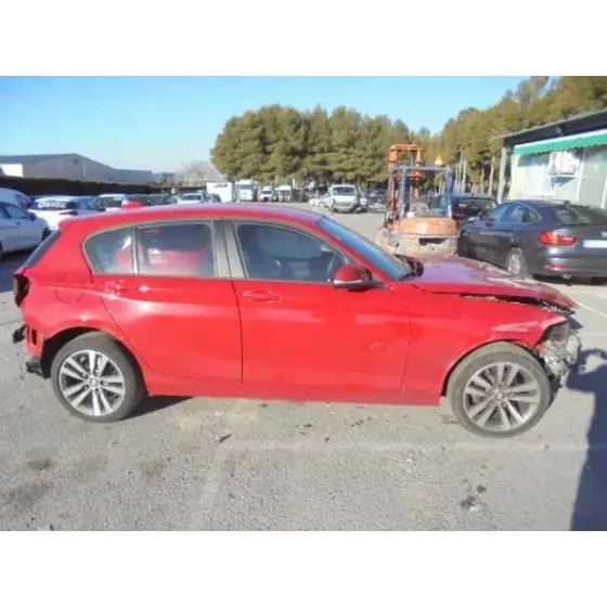 BMW SERIE 1 LIM. 5-TRG. (F20) '2015 118D ROJO