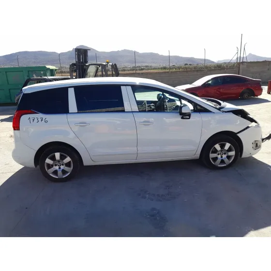 Peugeot 5008 (0U_, 0E_) 2014