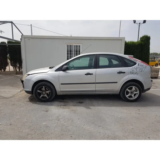 FORD FOCUS BERLINA (CAP) '2005 AMBIENTE (D) GRIS