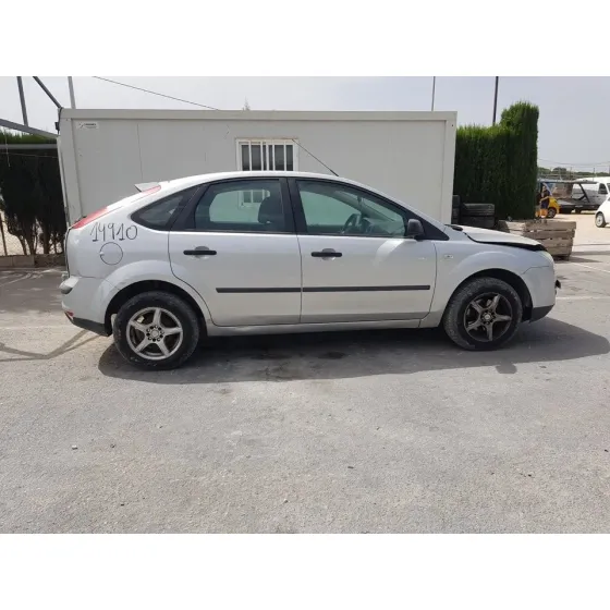 FORD FOCUS BERLINA (CAP) '2005 AMBIENTE (D) GRIS