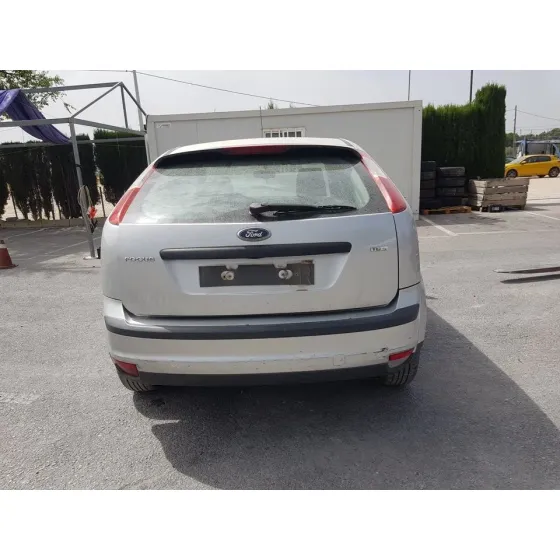 FORD FOCUS BERLINA (CAP) '2005 AMBIENTE (D) GRIS