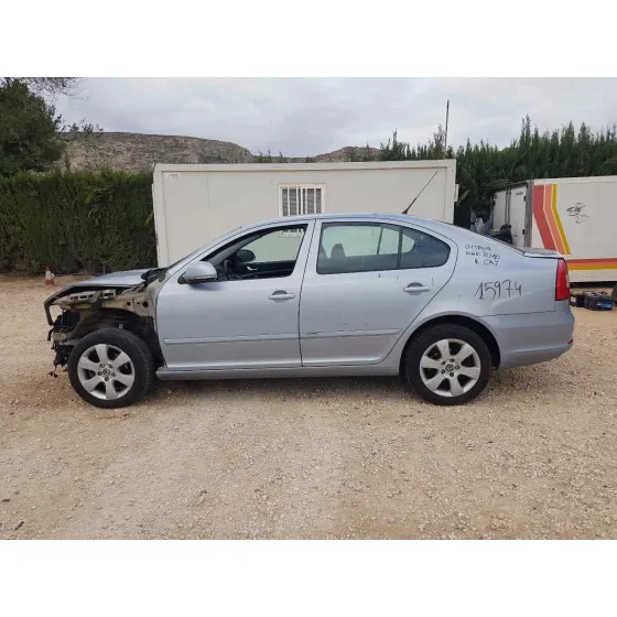 SKODA OCTAVIA BERLINA (1Z3) '2010 COLLECTION AZUL CLARO