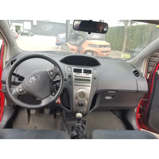 TOYOTA YARIS '2010 ACTIVE ROJO