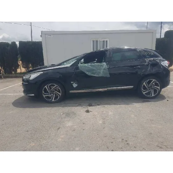 DS 5 '2017 BASIS NEGRO