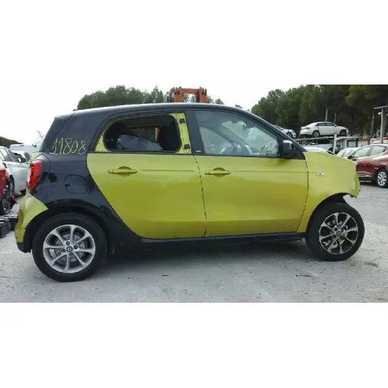SMART FORFOUR '2015 BASIS (52KW) (453.042) AMARILLO-NEGRO