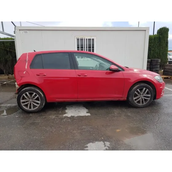 VOLKSWAGEN GOLF VII SPORTSVAN '2017 ADVANCE BLUEMOTION TECH ROJO