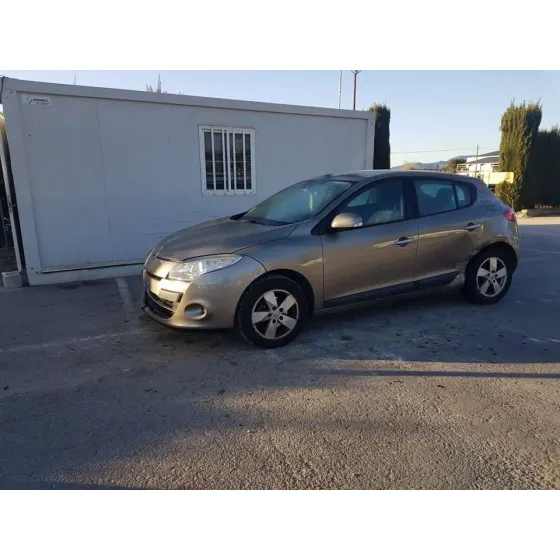 RENAULT MEGANE III BERLINA 5 P '2009 DYNAMIQUE DORADO