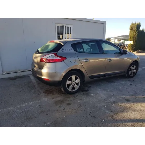 RENAULT MEGANE III BERLINA 5 P '2009 DYNAMIQUE DORADO