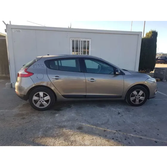 RENAULT MEGANE III BERLINA 5 P '2009 DYNAMIQUE DORADO