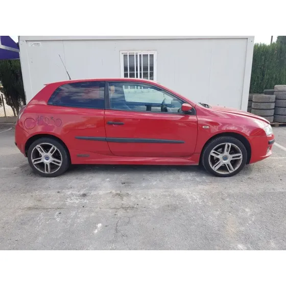 FIAT STILO (192) '2006 1.9 120 DYNAMIC MULTIJET ROJO