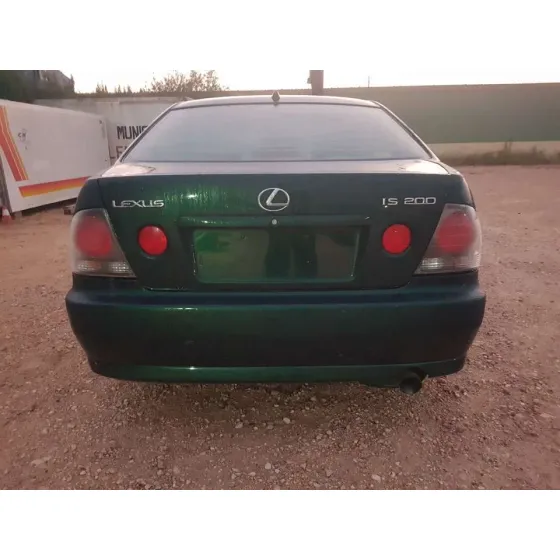 LEXUS IS200 (GXE10) '1998 2.0 VERDE
