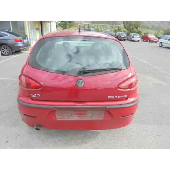 ALFA ROMEO 147 (190) '2002 2.0 T.SPARK DISTINCTIVE ROJO