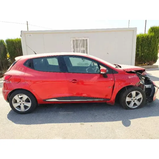 RENAULT CLIO IV '2013 LIMITED ROJO