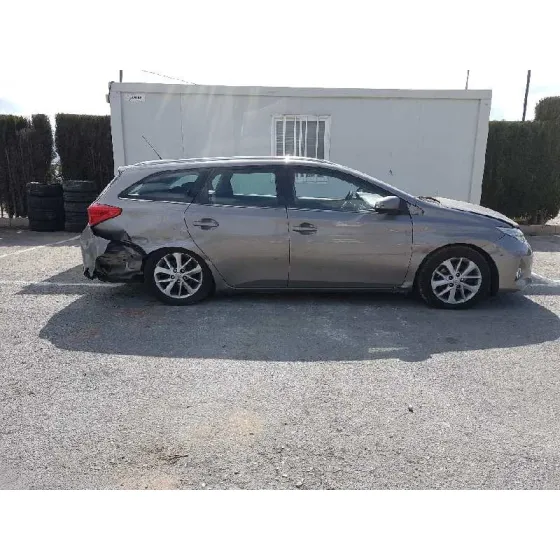 TOYOTA AURIS TOURING SPORTS (E18) '2014 LIVE GRIS