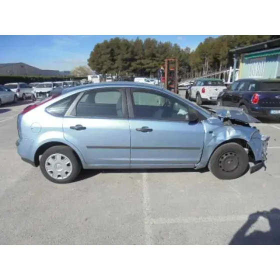 FORD FOCUS BERLINA (CAP) '2005 AMBIENTE (D) GRIS AZULADO