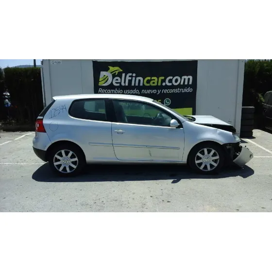 VOLKSWAGEN GOLF V BERLINA (1K1) '2004 TRENDLINE GRIS PLATA