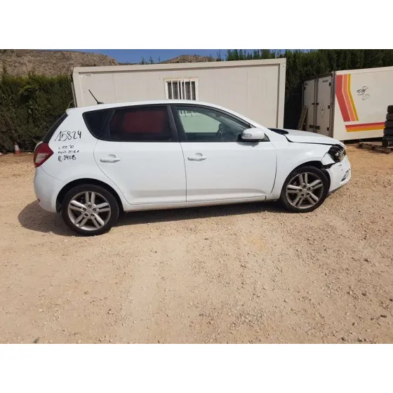 KIA CEE'D '2011 ACTIVE BLANCO