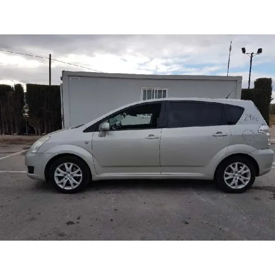TOYOTA COROLLA VERSO (R1) '2008 2.2 D-4D LUNA GRIS CLARO