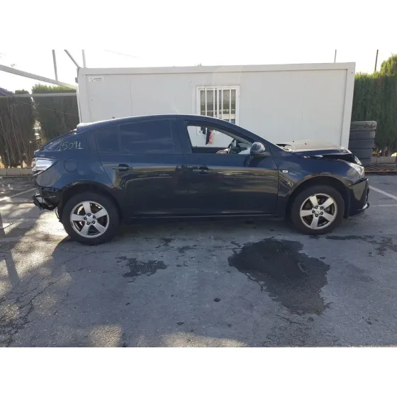 CHEVROLET CRUZE HATCHBACK '2011 LS+ NEGRO