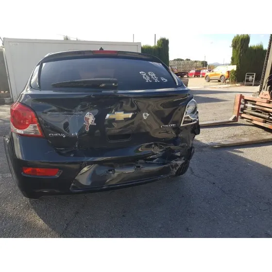 CHEVROLET CRUZE HATCHBACK '2011 LS+ NEGRO