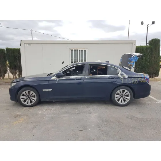 BMW SERIE 7 (F01/F02) '2010 730D NEGRO