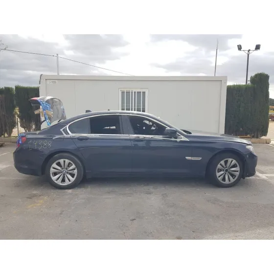 BMW SERIE 7 (F01/F02) '2010 730D NEGRO