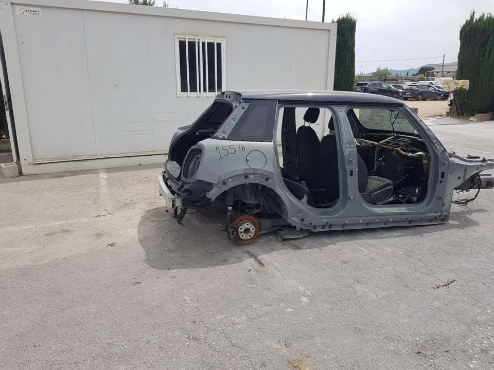 MINI MINI 5-TRG. (F55) '2020 COOPER GRIS