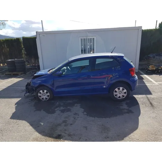 VOLKSWAGEN POLO (6R1) '2013 ADVANCE AZUL