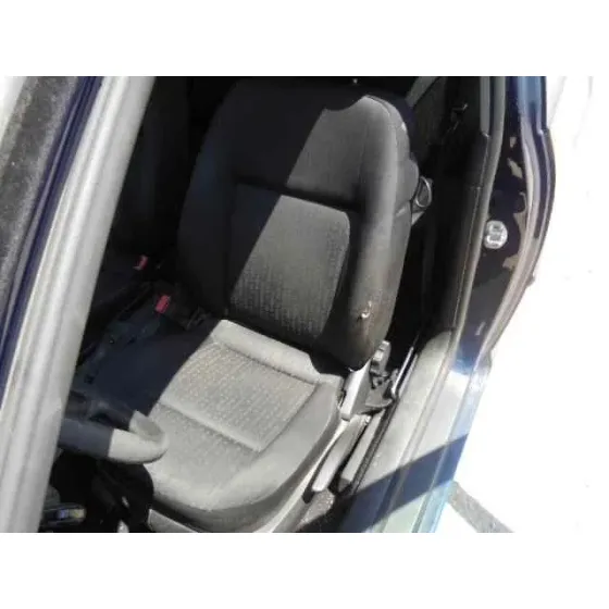 VOLKSWAGEN GOLF IV BERLINA (1J1) '2002 BASICO AZUL OSCURO
