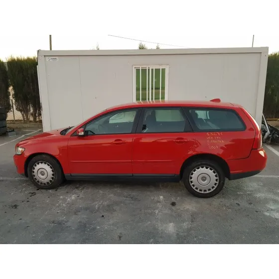 VOLVO V50 FAMILIAR '2009 2.0 KINETIC ROJO