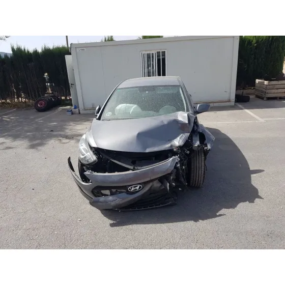 HYUNDAI I30 (GD) '2014 TREND GRIS OSCURO