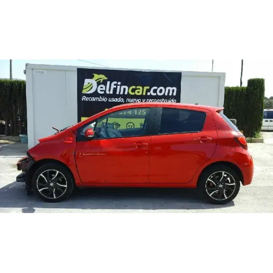 TOYOTA YARIS '2015 ACTIVE ROJO