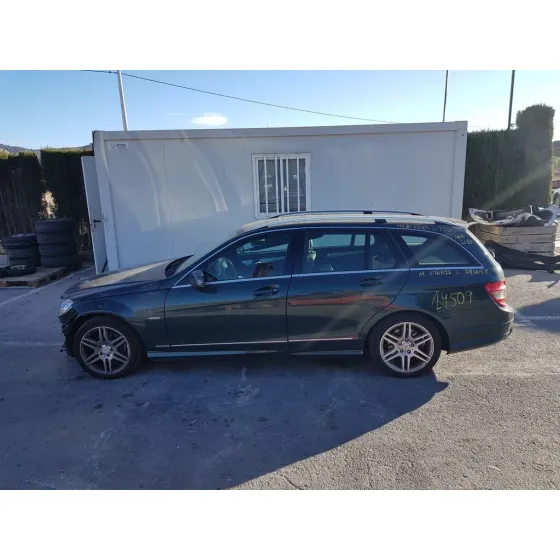 MERCEDES CLASE C (W204) FAMILIAR '2010 220 T CDI (204.208) VERDE